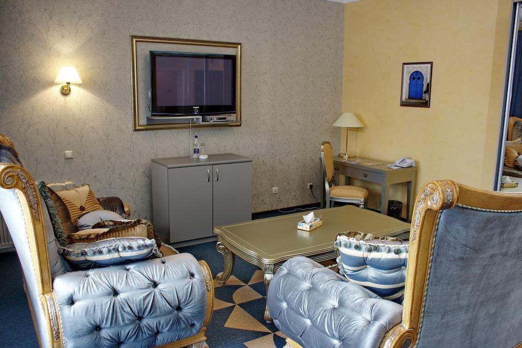 Premier Hotel Shafran Sumy Værelse billede